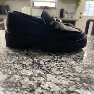 Musse & Cloud Black Loafers with Silver Chain Accent